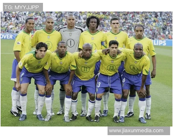 足球明星合照精彩瞬间汇总视频集锦带你领略绿茵场上的友谊与激情